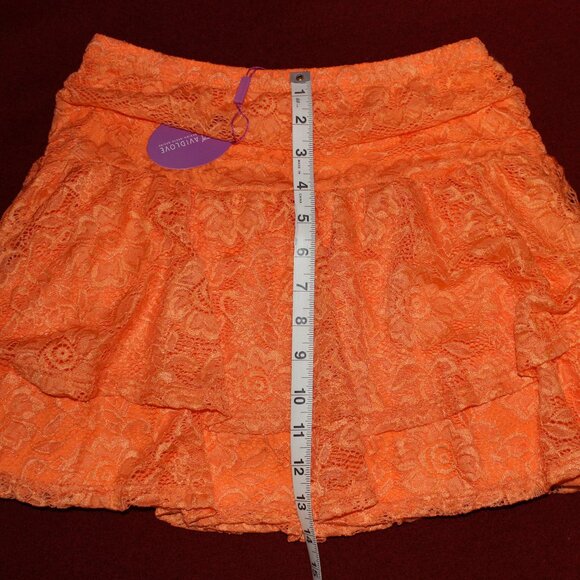 Lace Ruffled Mini Skirt Medium - Picture 11 of 12